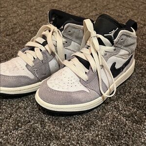 Jordan Kids Sneakers in Black and White